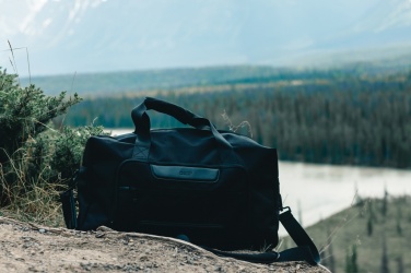 Logo trade corporate gifts image of: Swiss Peak AWARE™ RPET Voyager weekend bag